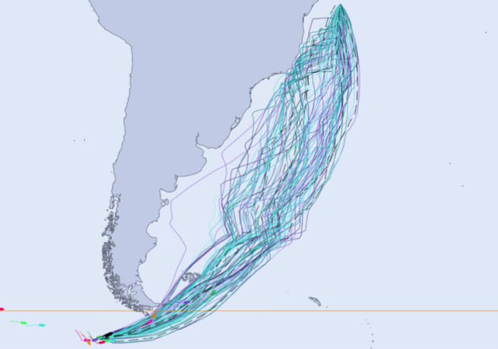   Figure 3: The routings of the ECMWF ensemble for the chase group around Boris Herrmann up to a waypoint at 20 degrees south. It is based on the forecast of the European weather model, which is run several times and then produces a course line for each of these iterations - purple for foilers, turquoise for a conventional Imoca 60. The scatter is quite large here