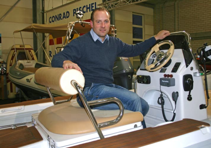 Conrad Pischel attaches great importance to quality and customer service. At almost 1100 square metres, his new shipyard is more than twice as large as the previous one. | e.