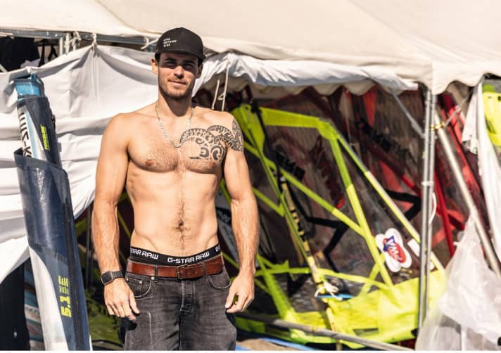 Modellathlet Nico Prien (GER 7) hat mit der Fitness in einer Woche keine 
Probleme. Mit Enrico Marotti (CRO401) dafür einen starken Teamkollegen.