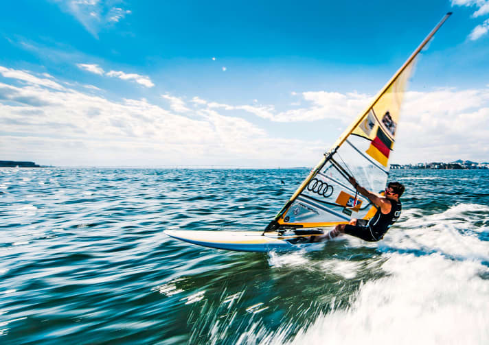   Auch das bleischwere RS:X-Board lässt sich mit Wind- und Muskelpower dynamisch darstellen.Die Olympia-Entscheider gieren aber nach Neuem.  