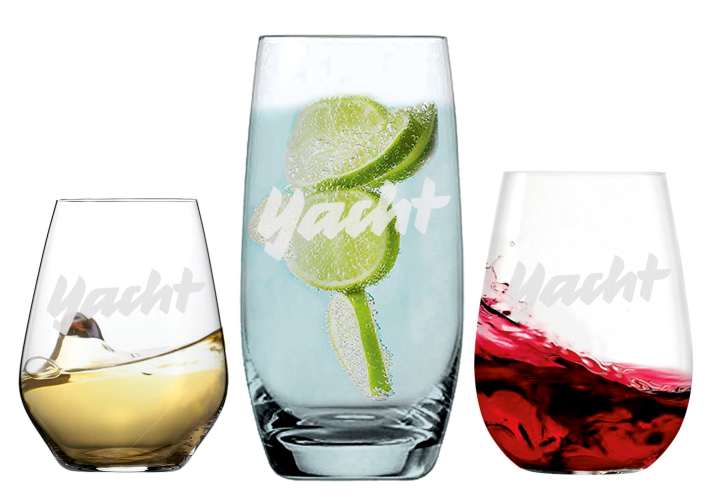 A personal touch for the on-board bar: Glasses with engraving for every application.