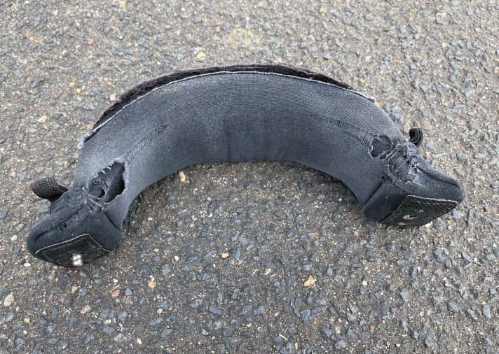 If you want to replace foot straps, you should choose new or as good as new ones. Used straps of this type can cause pain in summer, especially for barefoot surfers.