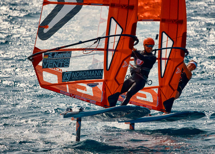 Here Kördel is in action on the new Olympic iQFoil board |
