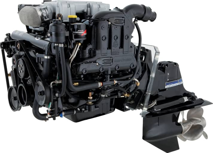 The revised MerCruiser big block delivers 380 hp or 430 hp from a displacement of 8.2 litres. | m.