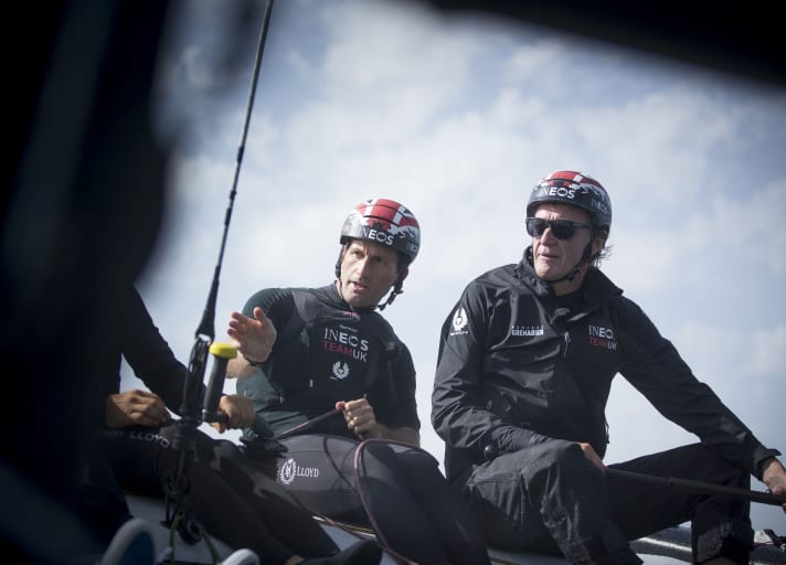   Sir Jim Ratcliffe et Sir Ben Ainslie ont une idée précise de l'endroit où ils veulent aller : la Coupe de l'America doit enfin revenir en Grande-Bretagne.