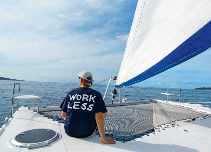 "Lavorare meno", a volte integrato da "Navigare di più!". - è solo uno degli innumerevoli motti di cui alcune persone amano adornarsi.