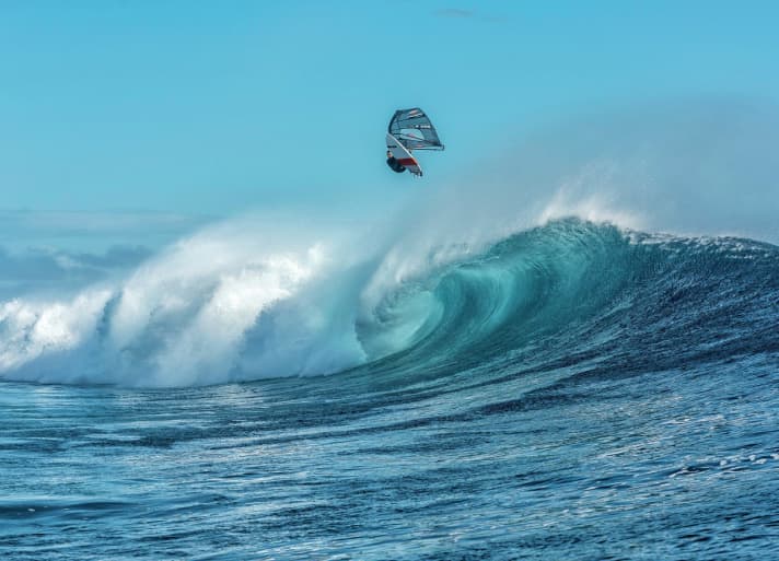 Baptiste Cloarec won his first World Cup in Fiji with such clinically pure aerials.