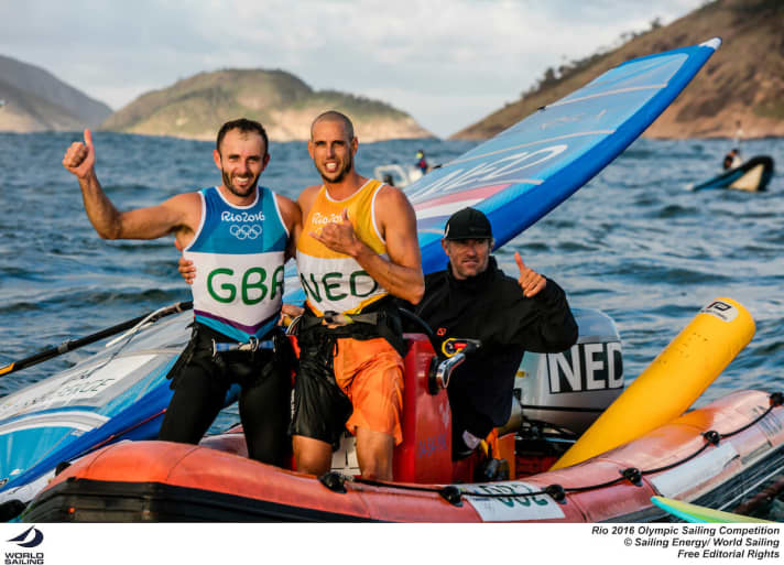  Genau wie vor vier Jahren: Gold holt sich der "Fliegende Holländer" Dorian van Rijsselberge mit sieben Rennsiegen in zwölf Wettfahrten schon vor dem Medaillenfinale. Silber sichert sich der Brite Nick Dempsey vorzeitig