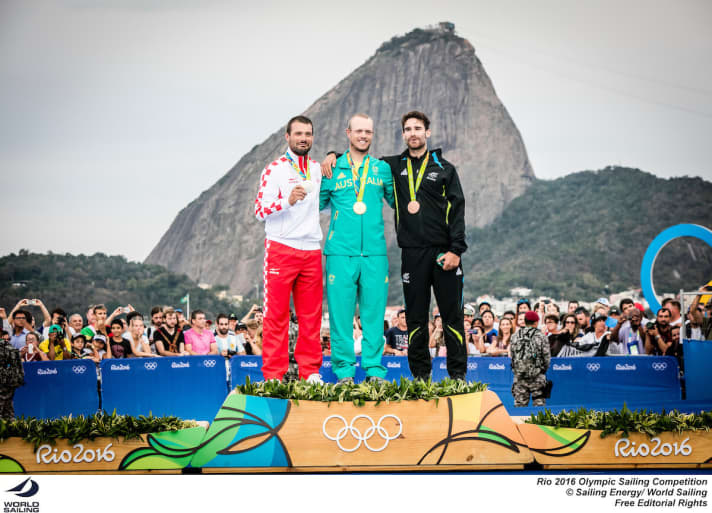   L'Australien Tom Burton a triomphé en Laser à Rio, reléguant le Croate Tonci Stipanovic, arrivé en tête en finale, à la deuxième place. Le Néo-Zélandais Sam Meech a remporté le bronze.