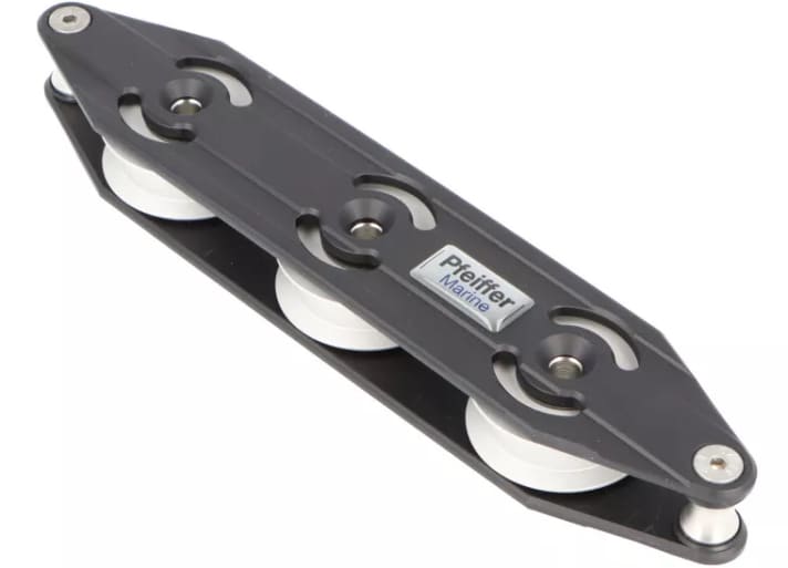 For larger yachts: Pfeifer's ball-bearing mounted organisers with aluminium discs. The working load per roller is 250 kilograms