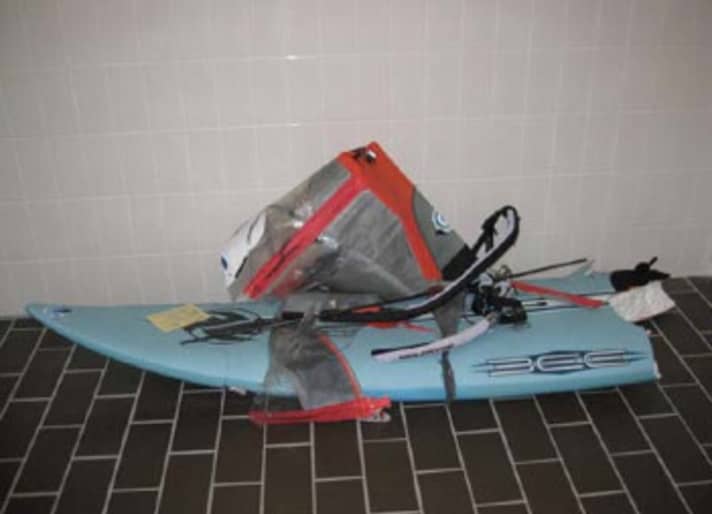   I resti della tavola da surf