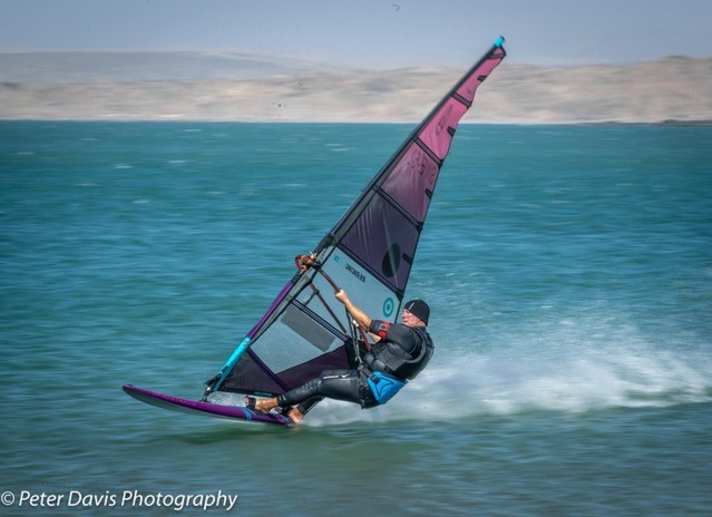 surf/roger2_ae3aef7bbb94955e870d8bcc4de6343d