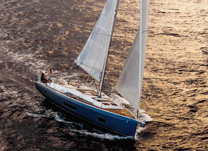 Beneteau Oceanis 47 : longueur 13,65 m ; largeur 4,50 m ; poids 11,0 t ; à partir de 412.930 euros / Photo : Beneteau / M. Horlaville