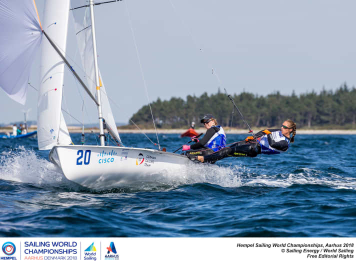   Nadine Böhm und Ann-Christin Goliaß rückten mit ihrem Tagessieg im 470er auf Platz 10 vor