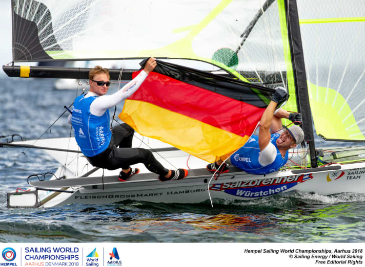   Zeigten und genossen als Teilnehmer hochattraktiven WM-Sport in Aarhus: Tim Fischer und Fabian Graf im 49er