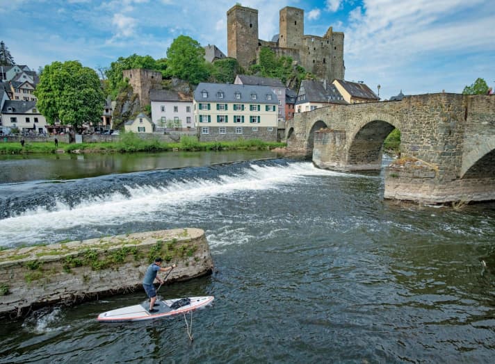 Die Schleusenausfahrt unterhalb der Staustufe in Runkel markiert nahezu das Ende der Tour.