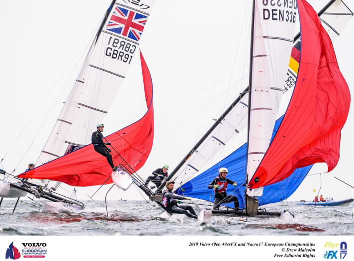   Les navigateurs Nacra 17 ont besoin de nerfs solides. C'est le cas de Paul Kohlhoff et Alica Stuhlemmer (au centre).