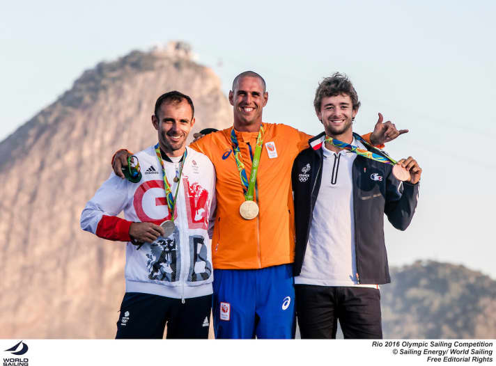   Le champion olympique Dorian van Rijsselberge reste le roi des surfeurs RS:X. L'argent a été remporté par le Britannique Nick Dempsey et le bronze par Pierre Le Coq.
