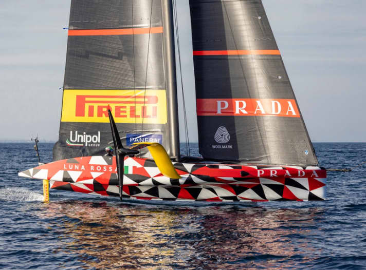 Luna Rossa, test boat flies, America's Cup