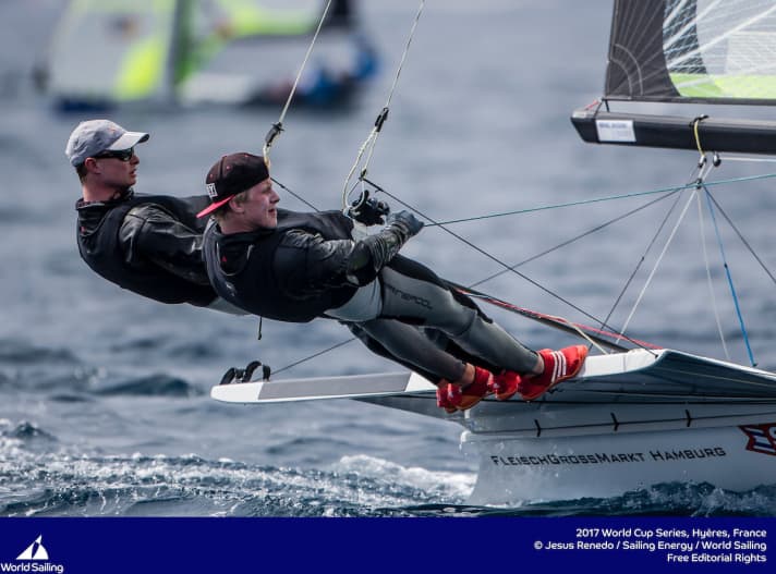   L'équipage du 49er Tim Fischer et Fabian Graf en action au large de Hyères