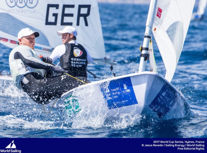   Jeudi, Philipp Buhl (au centre) n'a pas réussi à surfer sur la vague du succès.