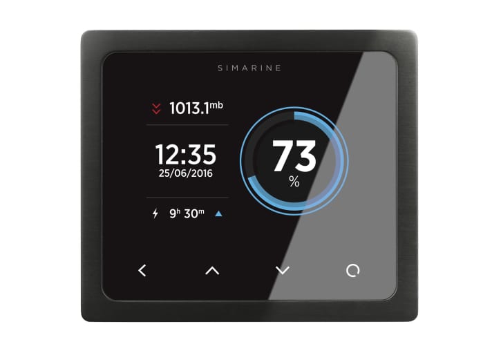   Everything at a glance: Date, time, air pressure, charge status and remaining time