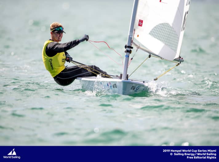   Une classe à part dans cette semaine de vent léger à Miami : le barreur de laser Hermann Tomasgaard de Norvège