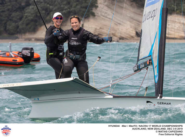   Waiting like many for the rescheduling of Olympic qualification regattas: Tina Lutz and Susann Beucke in the 49erFX