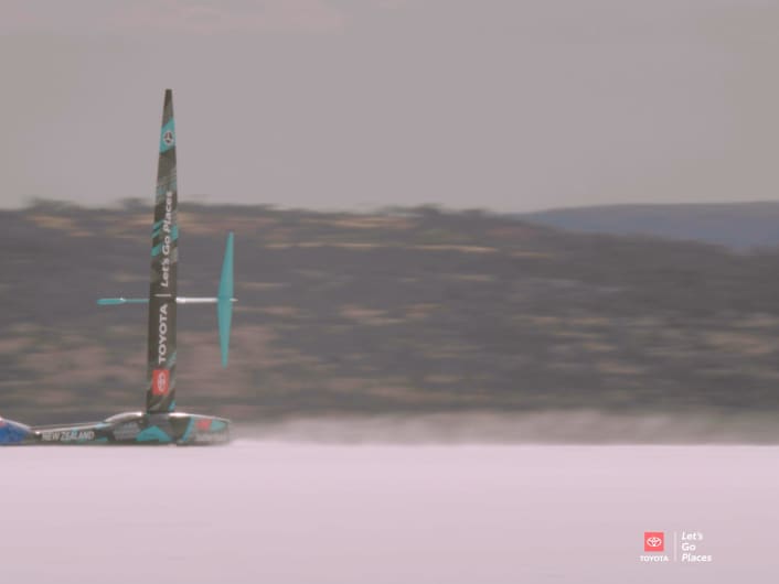 Abermals neuer Weltrekord von Team New Zealand – 225,58 km/h!