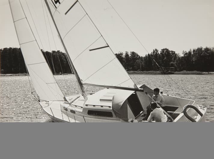   C'est avec un Albin Vega aussi ordinaire que Rutherford se déplace.