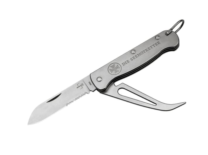 Pocket knife for water sports enthusiasts