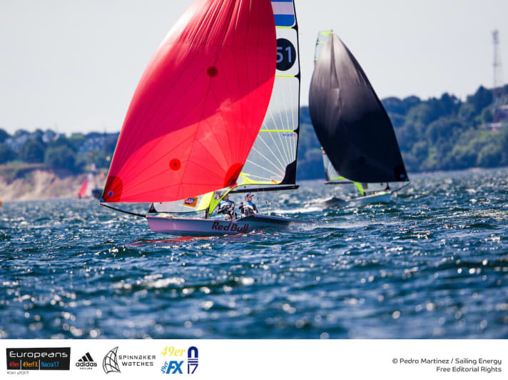   Die Argentinier Yago und Klaus Lange, Söhne des Nacra17-Olympiasiegers Santi Lange, liegen nach der EM-Qualifikation auf Platz 10