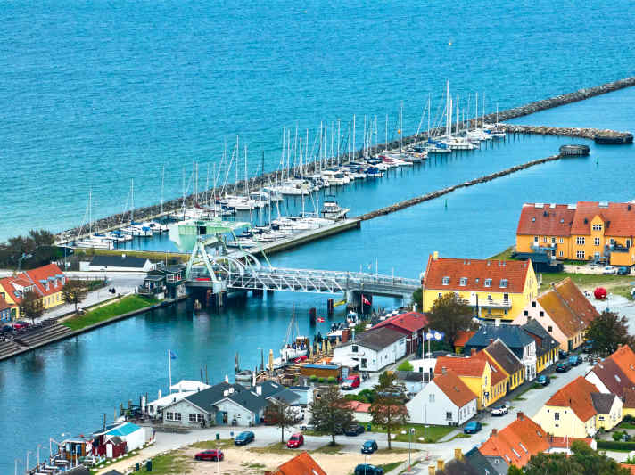 The "Grasshopper" bridge in Karrebæksminde