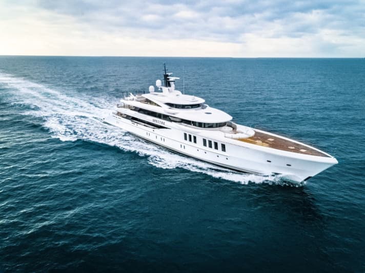 The almost 70 metre long "Spectre" runs at over 21 knots. | .