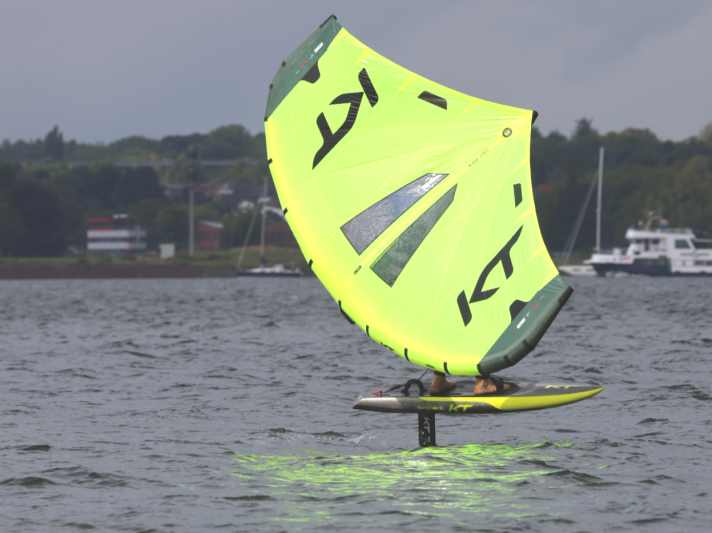 A wing can handle wind speeds ranging from 10 to 15 knots
