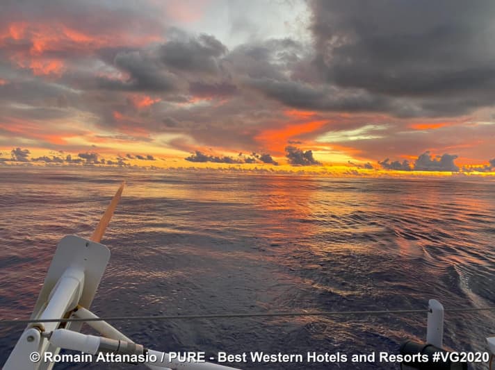   Cette image de rêve a été prise par Romain Attanasio à environ 750 milles nautiques à l'est de la côte brésilienne, en direction de l'équateur.