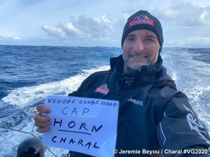   Nine days after the fleet, Jérémie Beyou started the race after breaking, turning back and undergoing repairs. He has now completed the fastest Pacific section and has also entered the Atlantic home straight