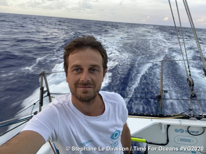   Il 44enne skipper di "Time for Oceans" Stéphane Le Diraison si è classificato 18° la sera dell'11 febbraio in quella che è stata anche la sua seconda regata in solitario intorno al mondo.