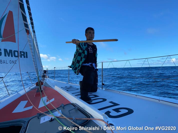   Die drei Kaps hat er passiert, das Ziel steuert der Japaner Kojiro Shiraishi auf "DMG Mori Global One" als stolzer Siebzehnter mit viel Beharrlichkeit an