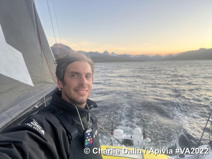   Vainqueur de la deuxième Vendée Arctique : le skipper d'"Apivia" Charlie Dalin