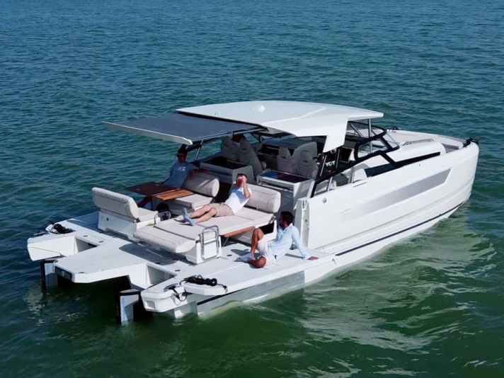 The stern looks much tidier without the outboards.