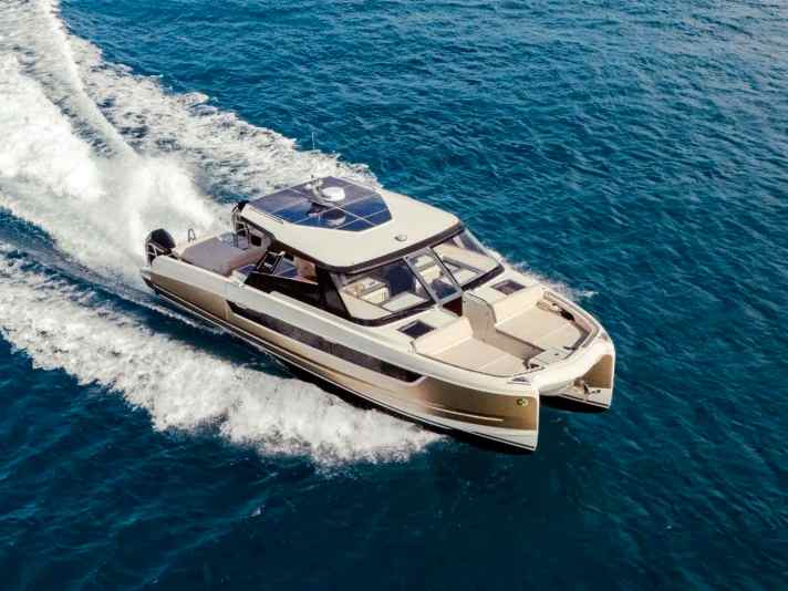 YOT 41 ab 565.250 €.