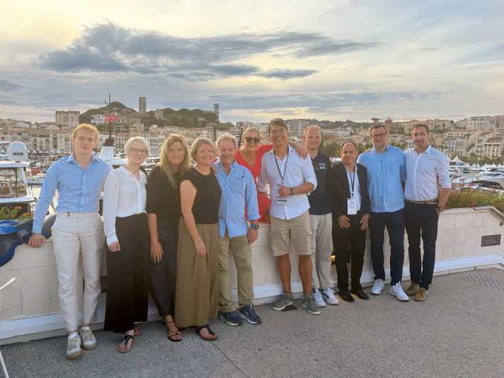 Das Team des Delius Klasing Verlags auf dem Cannes Yachting Festival.