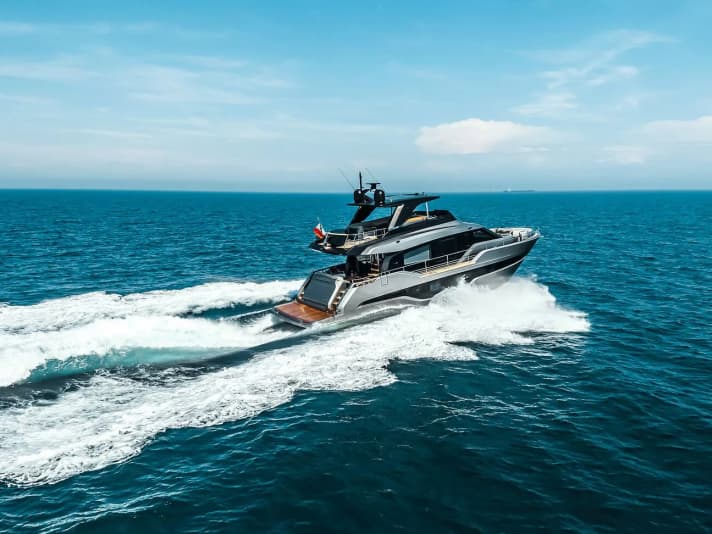 Sessantasette: Das neue Gesicht in Cranchis Flybridge-Baureihe