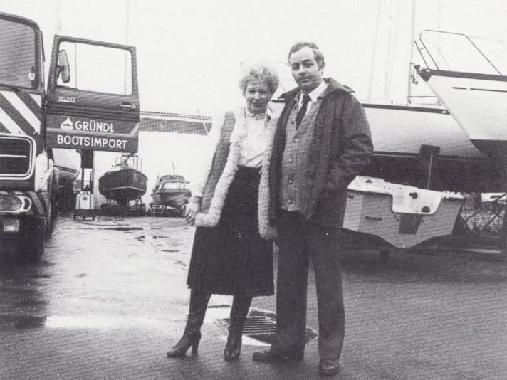 Gründl ha sede a Bönningstedt, vicino ad Amburgo, dal 1972.