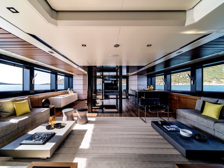 Open spaces: the design studio A. Vallicelli & Co. was entrusted with the interior styling.
