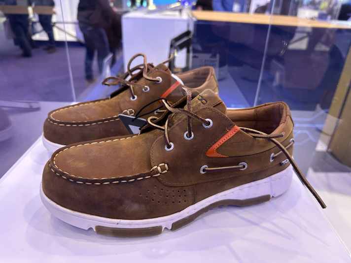 boot/img-9785_a0909aa02a489c0517626f02ff36d33d