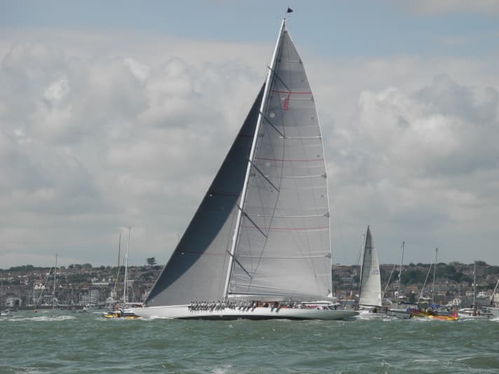 "Ranger" kurz vor dem Start zur Hundred Guinea Cup-Regatta. | a.