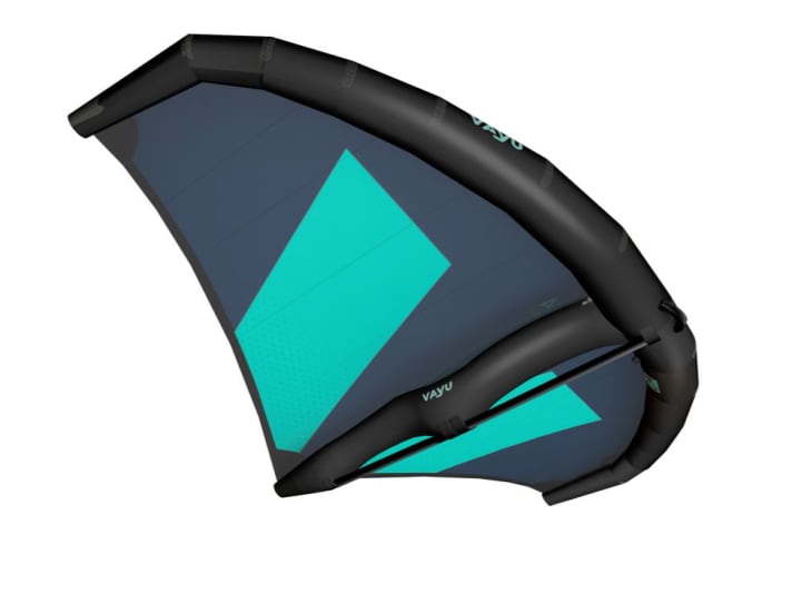 With Vayu, the boom is divided in the centre and firmly connected to the strut.