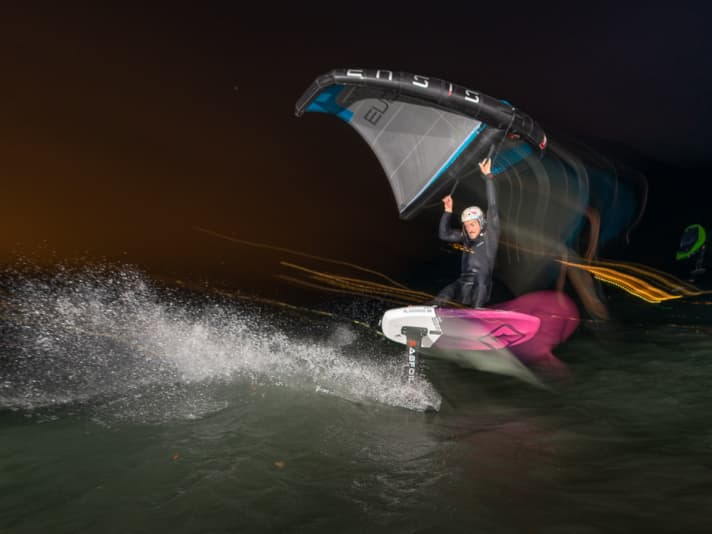 storychief/Wingfoil_nightsession_lowres-11_5c406e586bfed080a2a8f77f83be9a6e